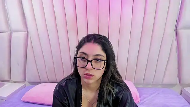 Lucy Anall  online show from 02-11-26, 09:14