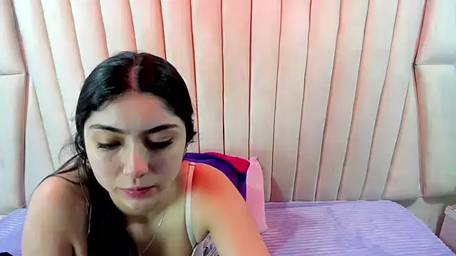 Lucy Anall  online show from 05-04-26, 10:23