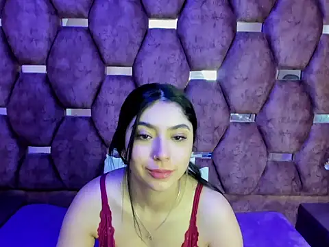 Lucy Anall  online show from 05-22-26, 10:08