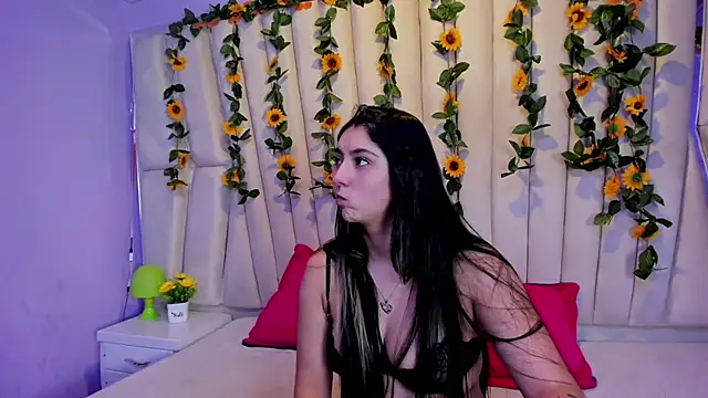 Lucy Anall  online show from 02-12-25, 11:09