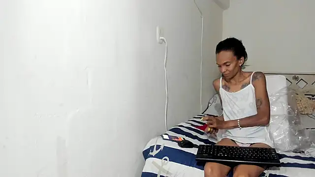 Snapshot of Brianrosex chatting on 03-15-25, 05:08 Brianrosex online show from 03-15-25, 05:08