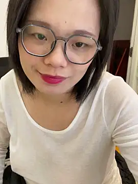 Bella0815 online show from 03-17-25, 09:44