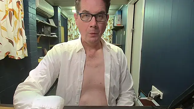 Snapshot of tilobinder chatting on 02-27-26, 02:28 tilobinder online show from 02-27-26, 02:28