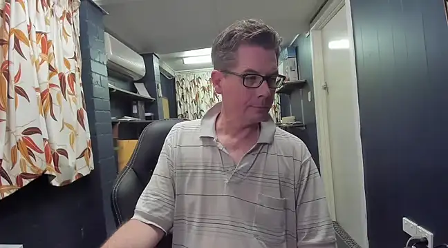 Snapshot of tilobinder chatting on 03-14-25, 04:09 tilobinder online show from 03-14-25, 04:09