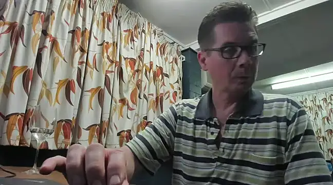 Snapshot of tilobinder chatting on 01-01-25, 02:42 tilobinder online show from 01-01-25, 02:42