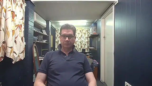 Snapshot of tilobinder chatting on 10-10-25, 01:56 tilobinder online show from 10-10-25, 01:56