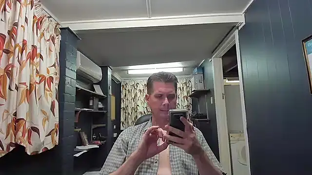 Snapshot of tilobinder chatting on 12-17-24, 10:01 tilobinder online show from 12-17-24, 10:01