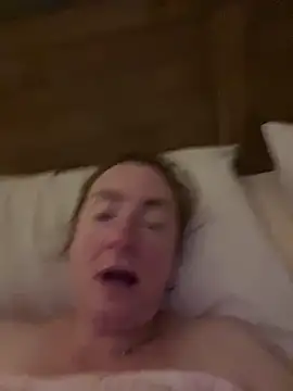 Snapshot of LouiseTswing chatting on 12-30-24, 11:28 LouiseTswing online show from 12-30-24, 11:28