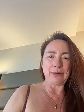 LouiseTswing online show from 04-02-26, 02:35