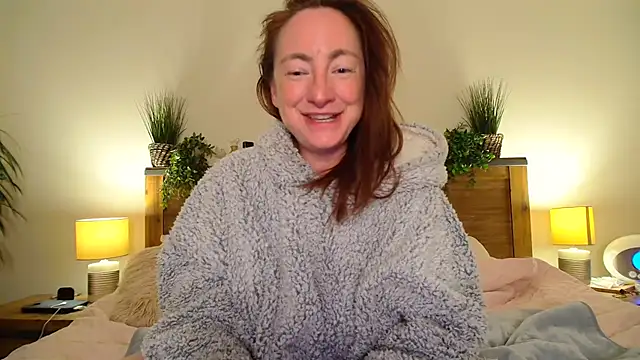 Snapshot of LouiseTswing chatting on 03-06-25, 07:54 LouiseTswing online show from 03-06-25, 07:54