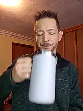 Snapshot of MasterForgedRayy chatting on 02-10-25, 02:05 MasterForgedRayy online show from 02-10-25, 02:05