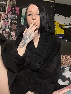 MissMidnightUK online show from 02-13-26, 12:32