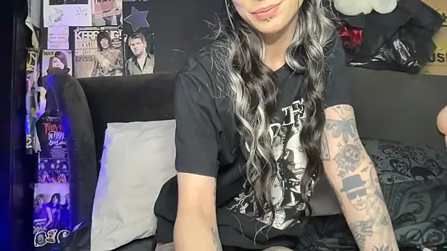 MissMidnightUK online show from 06-15-26, 11:37