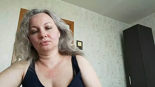EdithManning online show from 06-10-26, 07:42