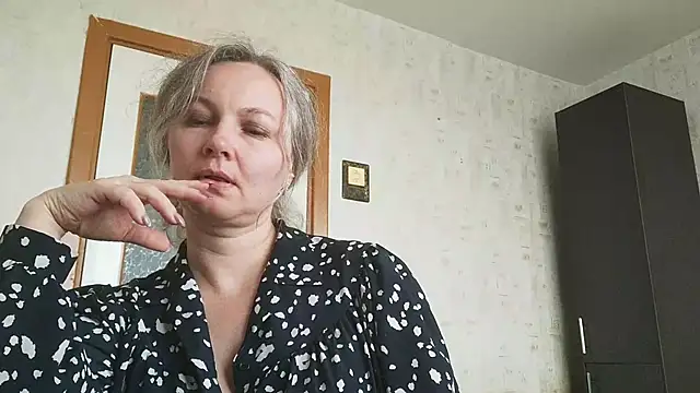 EdithManning online show from 05-19-26, 06:31