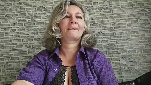 EdithManning online show from 09-22-25, 05:46