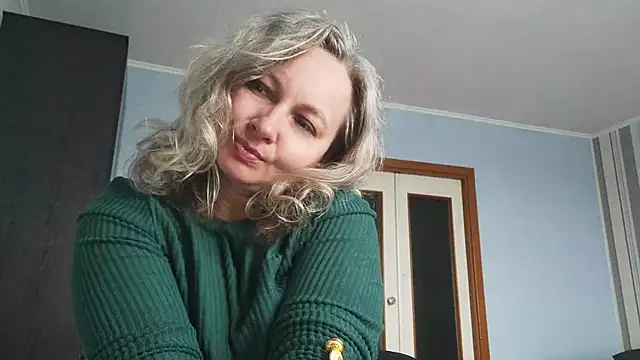 EdithManning online show from 04-25-26, 06:49