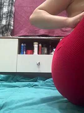 abyusif101099 online show from 04-10-26, 08:38