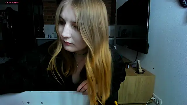 princessaalicc online show from 03-07-25, 04:00