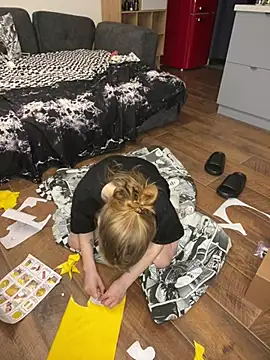 princessaalicc online show from 12-09-24, 01:51