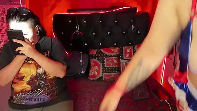 katieeandsharonn online show from 12-01-25, 01:34