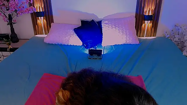 Snapshot of AmyHE chatting on 02-07-26, 10:45 AmyHE online show from 02-07-26, 10:45