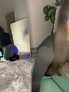 Snapshot of LeonieLindner chatting on 02-18-25, 05:42 LeonieLindner online show from 02-18-25, 05:42