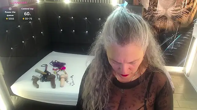 miisevvie  online show from 12-01-25, 02:45