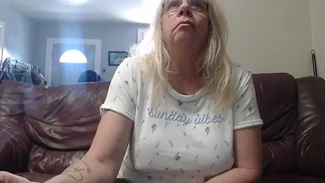 canadiancougar1965 online show from 03-02-25, 02:25