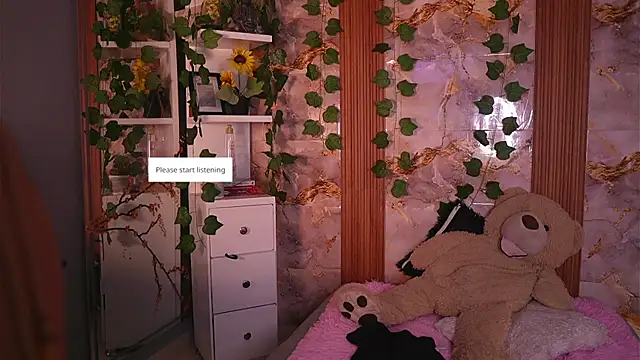 Snapshot of zoey-fox chatting on 06-14-26, 05:03 zoey-fox online show from 06-14-26, 05:03