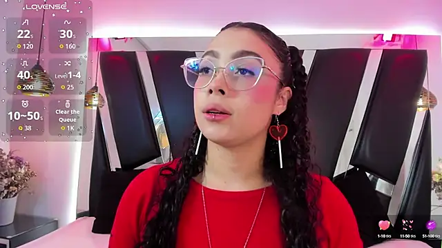 Snapshot of antonelllepiercee chatting on 09-30-25, 11:38 antonelllepiercee online show from 09-30-25, 11:38