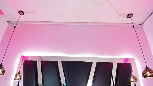 Snapshot of antonelllepiercee chatting on 11-14-25, 11:25 antonelllepiercee online show from 11-14-25, 11:25