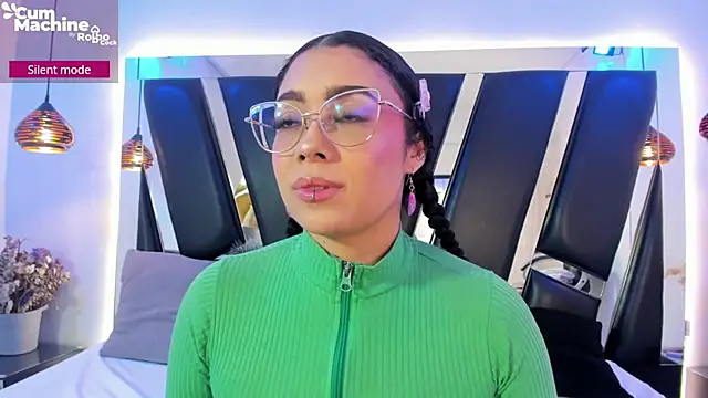 Snapshot of antonelllepiercee chatting on 11-04-25, 11:25 antonelllepiercee online show from 11-04-25, 11:25