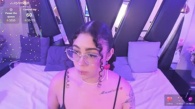 Snapshot of antonelllepiercee chatting on 12-05-25, 11:31 antonelllepiercee online show from 12-05-25, 11:31