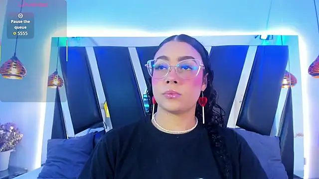 Snapshot of antonelllepiercee chatting on 11-06-25, 11:03 antonelllepiercee online show from 11-06-25, 11:03