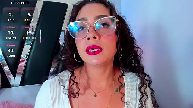 Snapshot of antonelllepiercee chatting on 03-20-25, 03:04 antonelllepiercee online show from 03-20-25, 03:04