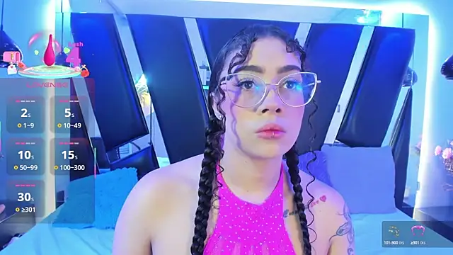 Snapshot of antonelllepiercee chatting on 10-04-25, 09:33 antonelllepiercee online show from 10-04-25, 09:33