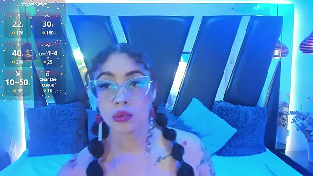 Snapshot of antonelllepiercee chatting on 09-13-25, 11:32 antonelllepiercee online show from 09-13-25, 11:32