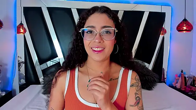 Snapshot of antonelllepiercee chatting on 03-17-25, 11:31 antonelllepiercee online show from 03-17-25, 11:31