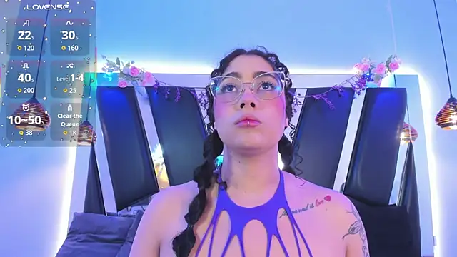 Snapshot of antonelllepiercee chatting on 01-10-26, 11:27 antonelllepiercee online show from 01-10-26, 11:27