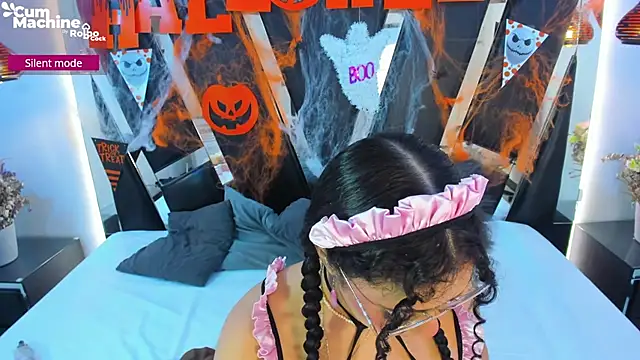 Snapshot of antonelllepiercee chatting on 10-22-25, 11:31 antonelllepiercee online show from 10-22-25, 11:31