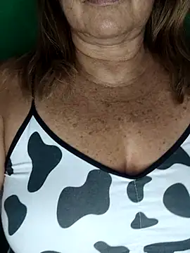 Snapshot of Kasandra_Ho chatting on 10-19-25, 01:41 Kasandra Ho online show from 10-19-25, 01:41
