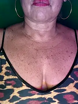 Kasandra Ho online show from 11-24-25, 05:46