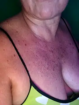 Kasandra Ho online show from 11-22-25, 01:15