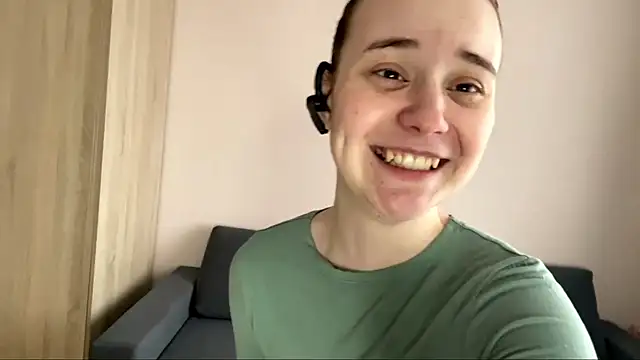 EditaBumford online show from 04-18-26, 08:27