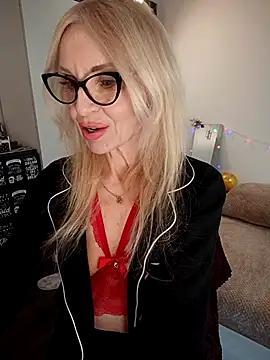 Mila Lovi online show from 04-20-26, 09:23