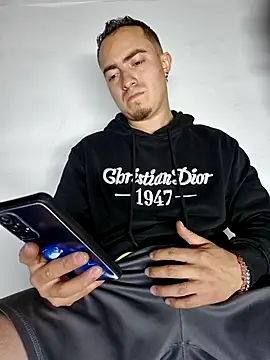 dragon1006 online show from 10-04-25, 05:42