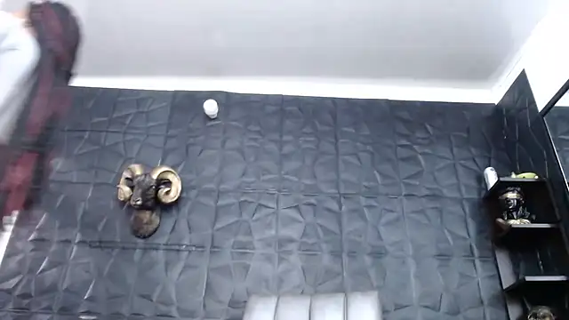 Hanna Fox 69 online show from 11-29-25, 12:49