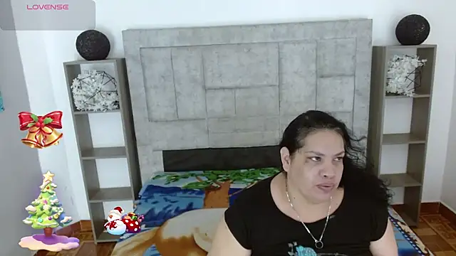 Candy and Jh0n online show from 12-19-25, 03:32