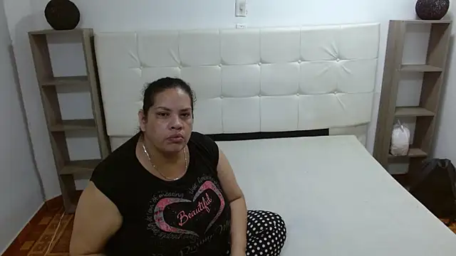 Snapshot of Candy_and_Jh0n chatting on 09-19-25, 03:32 Candy and Jh0n online show from 09-19-25, 03:32